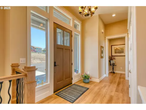 Entry Way - 70349 Lakeside Rd, Pendleton, OR 97801 photo 1 of 3