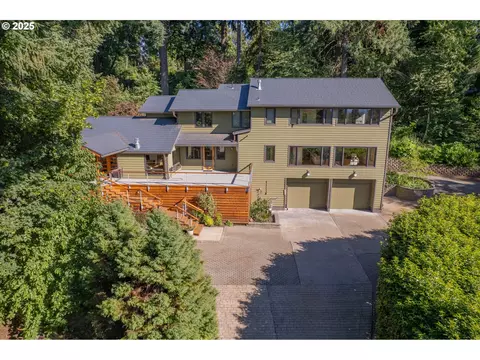 9522 SW 62nd Dr, Portland, OR 97219