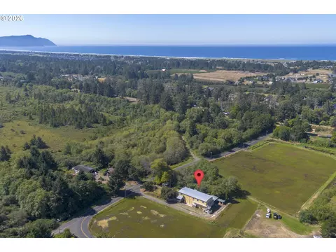 88952 Dellmoor Loop, Warrenton, OR 97146