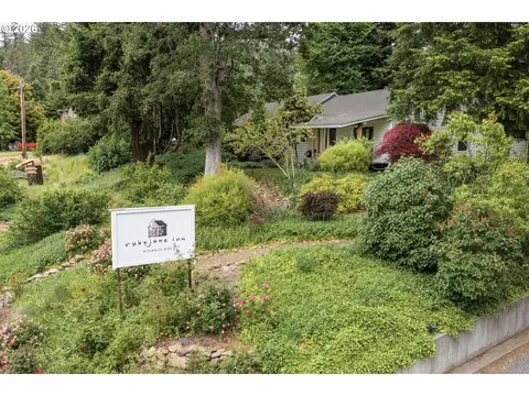 866 Highway 141, White Salmon, WA 98672