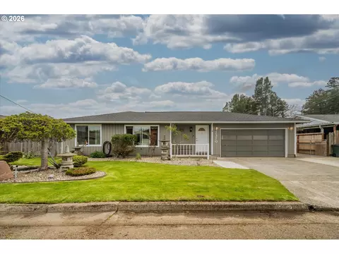 2370 Fir St, North Bend, OR 97459