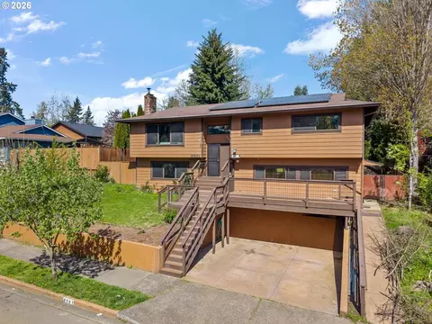 8501 SW Iroquois Dr, Tualatin, OR 97062