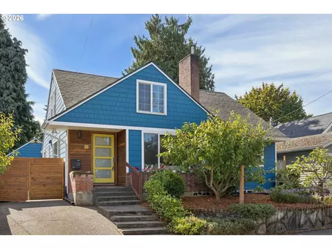 26 NE Stafford St, Portland, OR 97211