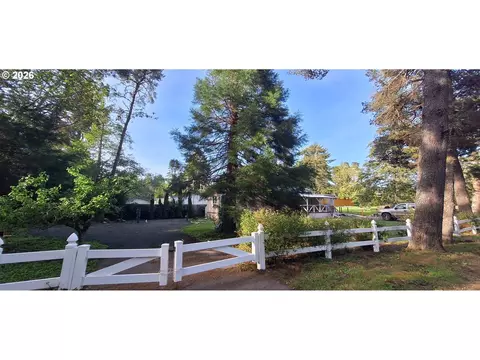 5425 Bay Berry Dr, Florence, OR 97439