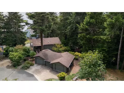 2011 NE Devils Ridge Rd, Lincoln City, OR 97367