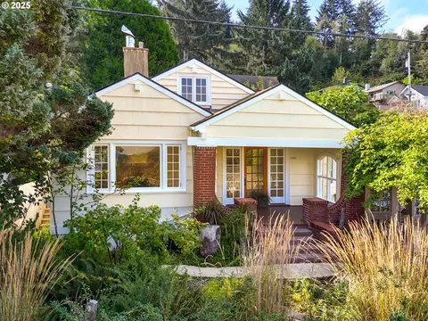 1925 Irving Ave, Astoria, OR 97103