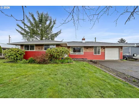 4204 Dogwood Ave, Tillamook, OR 97141
