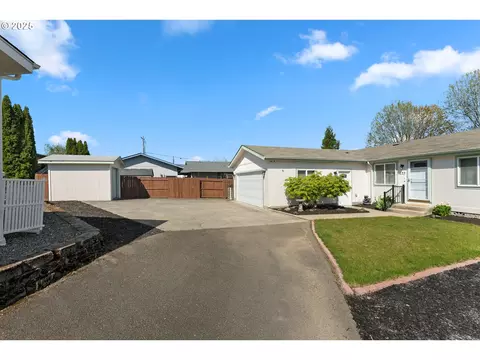 122 Kristi Lee Ln, Roseburg, OR 97471