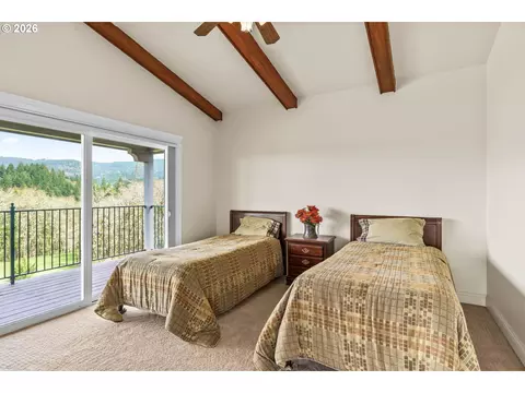 Bedroom - 90834 Coburghills Dr, Eugene, OR 97408 photo 3 of 7