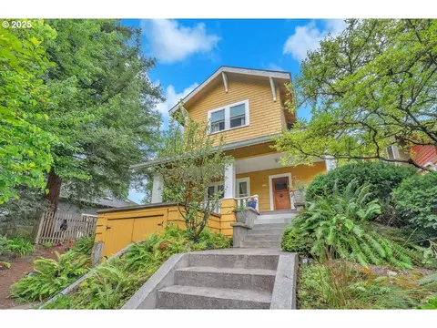3374 SE Brooklyn St, Portland, OR 97202
