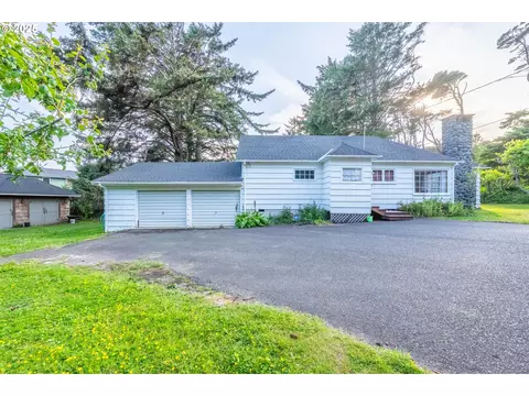 1756 NW 35th Pl, Lincoln City, OR 97367