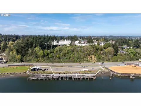 2580 N Bayshore Dr, Coos Bay, OR 97420