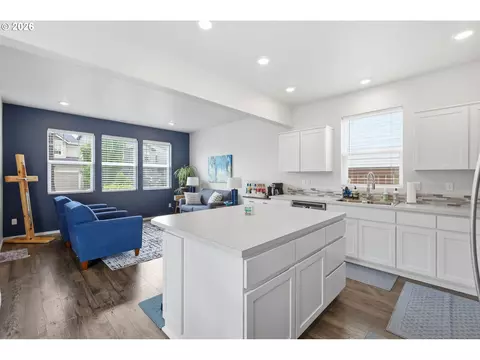 Kitchen - 2998 Fenya St, Springfield, OR 97477 photo 1 of 4