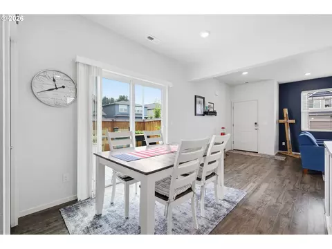 Dining - 2998 Fenya St, Springfield, OR 97477 photo 2 of 2
