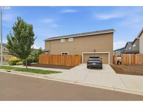 Exterior - 2998 Fenya St, Springfield, OR 97477 photo 11 of 11
