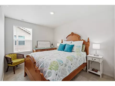 Bedroom - 2998 Fenya St, Springfield, OR 97477 photo 4 of 4