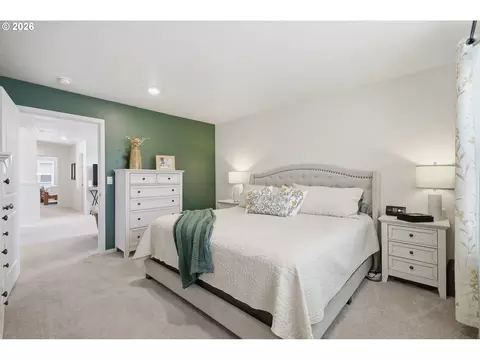 Bedroom - 2998 Fenya St, Springfield, OR 97477 photo 2 of 4