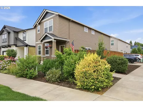 Exterior - 2998 Fenya St, Springfield, OR 97477 photo 4 of 11