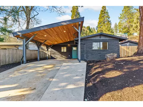 4576 W Hillside Dr, Eugene, OR 97405