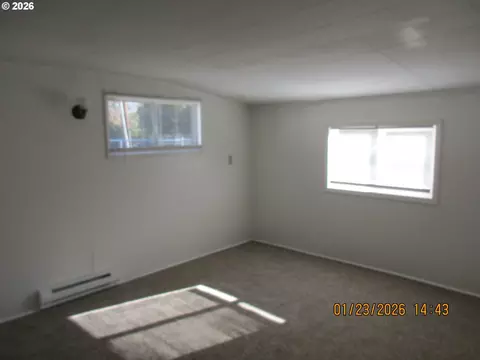 Living - 180 E Second Ave, Sutherlin, OR 97479 photo 2 of 2
