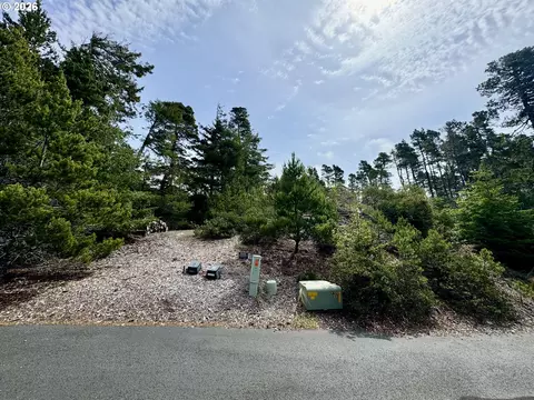kelsie way, Florence, OR 97439