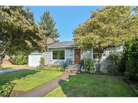 1210 9th Ave, Longview, WA 98632