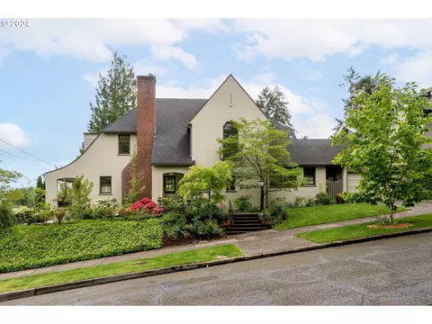 2116 SW 19th Ave, Portland, OR 97201