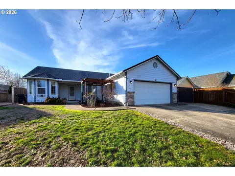 3884 Shenstone Dr, Eugene, OR 97404