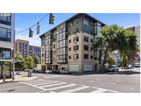 1134 SW Jefferson St #403, Portland, OR 97201