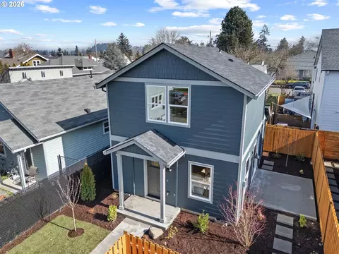 6909 NE Multnomah St #B, Portland, OR 97213