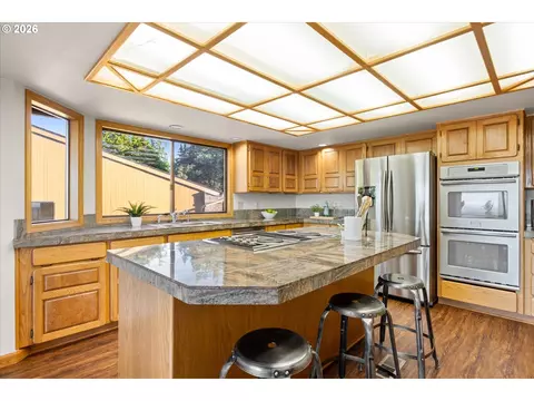 Kitchen - 2902 Rawhide St, West Linn, OR 97068 photo 2 of 4
