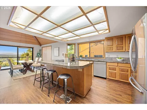 Kitchen - 2902 Rawhide St, West Linn, OR 97068 photo 4 of 4