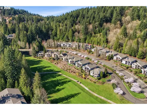 View/Area - 640 SE 40th Ter, Gresham, OR 97080 photo 5 of 6