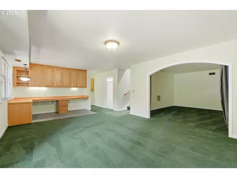Living - 640 SE 40th Ter, Gresham, OR 97080 photo 11 of 11