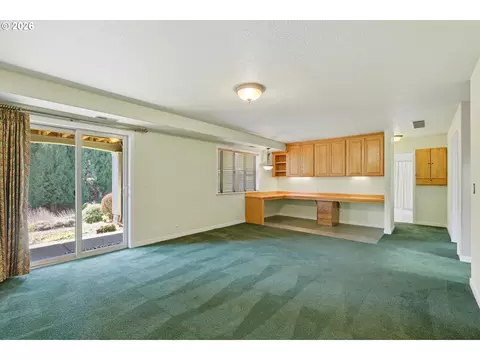 Living - 640 SE 40th Ter, Gresham, OR 97080 photo 8 of 11