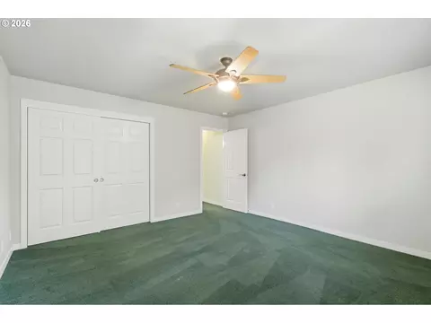 Bedroom - 640 SE 40th Ter, Gresham, OR 97080 photo 4 of 4