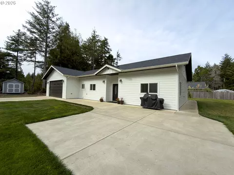 88057 Park Ln, Bandon, OR 97411