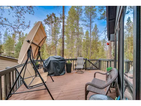 Exterior - 18034 Witchhazel Ln, Bend, OR 97707 photo 6 of 9