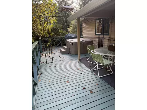 Exterior - 87511 Tiernan Rd, Mapleton, OR 97453 photo 3 of 4