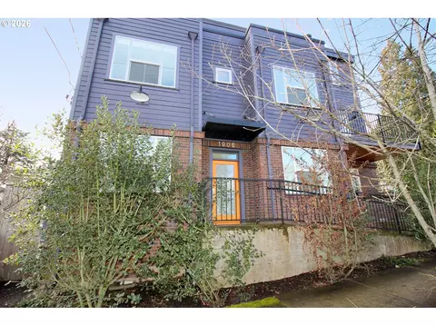 1906 SE Tacoma St, Portland, OR 97202