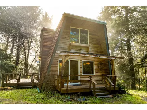 9335 NE 21st Ave, Rockaway Beach, OR 97136