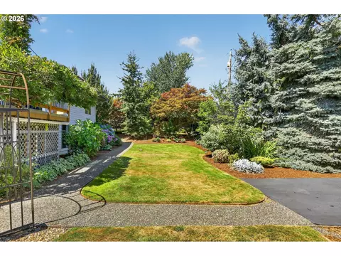 Exterior - 3317 SW 26th St, Gresham, OR 97080 photo 8 of 12
