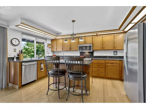 Kitchen - 3317 SW 26th St, Gresham, OR 97080 photo 3 of 4