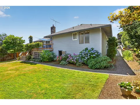 Exterior - 3317 SW 26th St, Gresham, OR 97080 photo 9 of 12