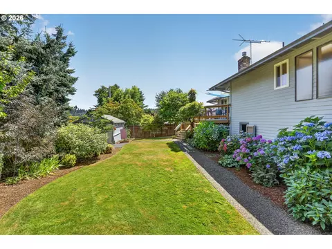 Exterior - 3317 SW 26th St, Gresham, OR 97080 photo 6 of 12