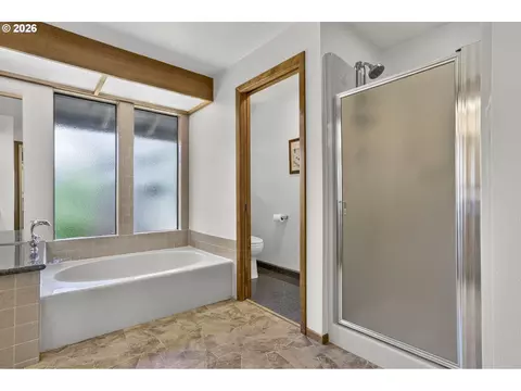 Bath - 3317 SW 26th St, Gresham, OR 97080 photo 3 of 4