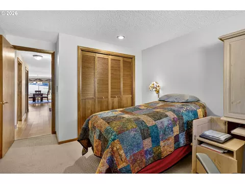 Bedroom - 3317 SW 26th St, Gresham, OR 97080 photo 3 of 4