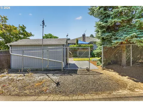 Exterior - 3317 SW 26th St, Gresham, OR 97080 photo 11 of 12