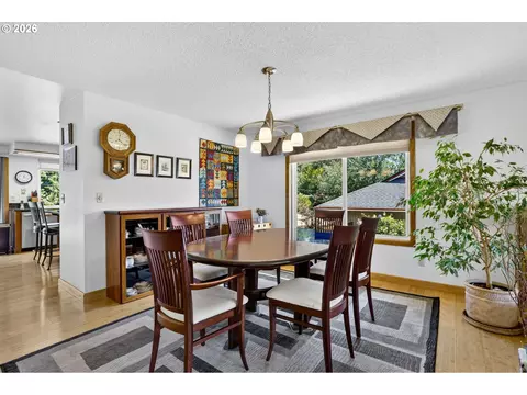Dining - 3317 SW 26th St, Gresham, OR 97080 photo 2 of 3