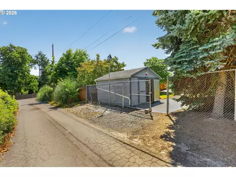 Exterior - 3317 SW 26th St, Gresham, OR 97080 photo 12 of 12